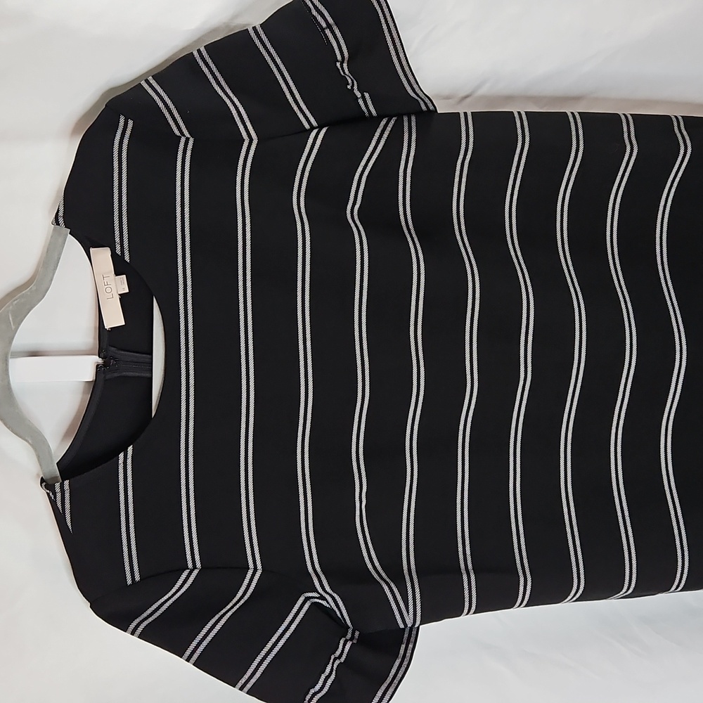 Ann Taylor Loft Black & White Striped Ruffle Sleeve Shift Dress Size 14 - Picture 5 of 7